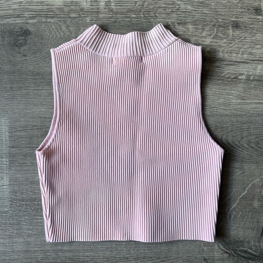 GLASSONS pink ribbed crop top
